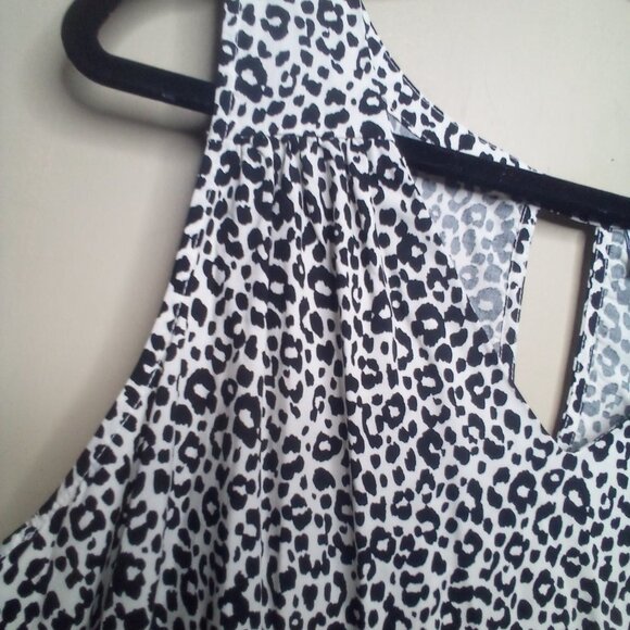 Old Navy Blouse XL Sleeveless V-Neck Flowing Animal Print Black White - Picture 5 of 15